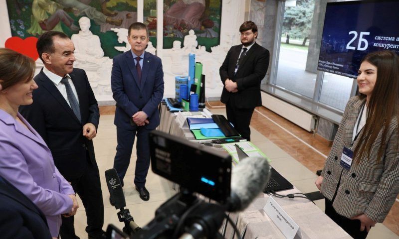 Вениамин Кондратьев посетил выставку молодых инноваторов Кубани