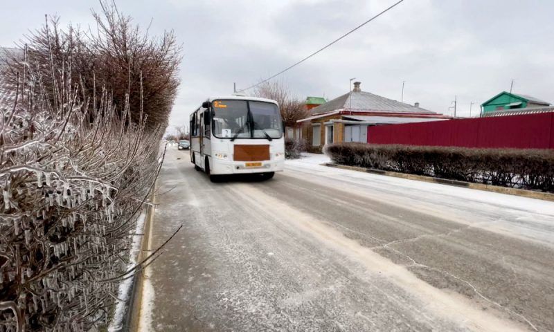 Трассу М-4 «Дон» расчистили от снега в Кущевском районе | Факты