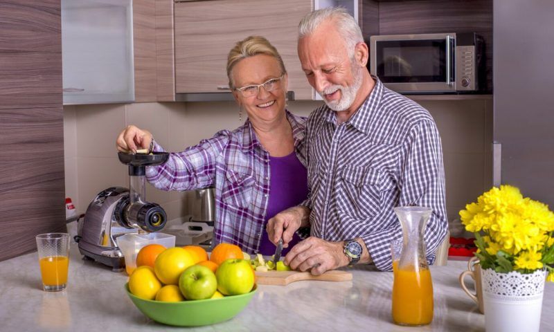10 самых полезных фруктов и ягод для пенсионера