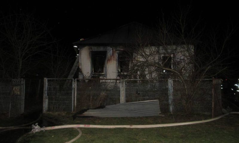 Двое мужчин погибли при пожаре в частном доме в Краснодарском крае