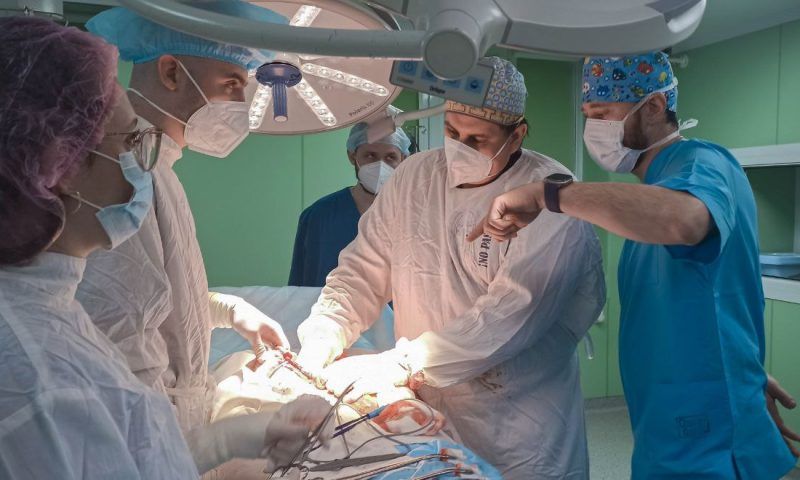 В Краснодаре хирурги удалили женщине огромную грыжу