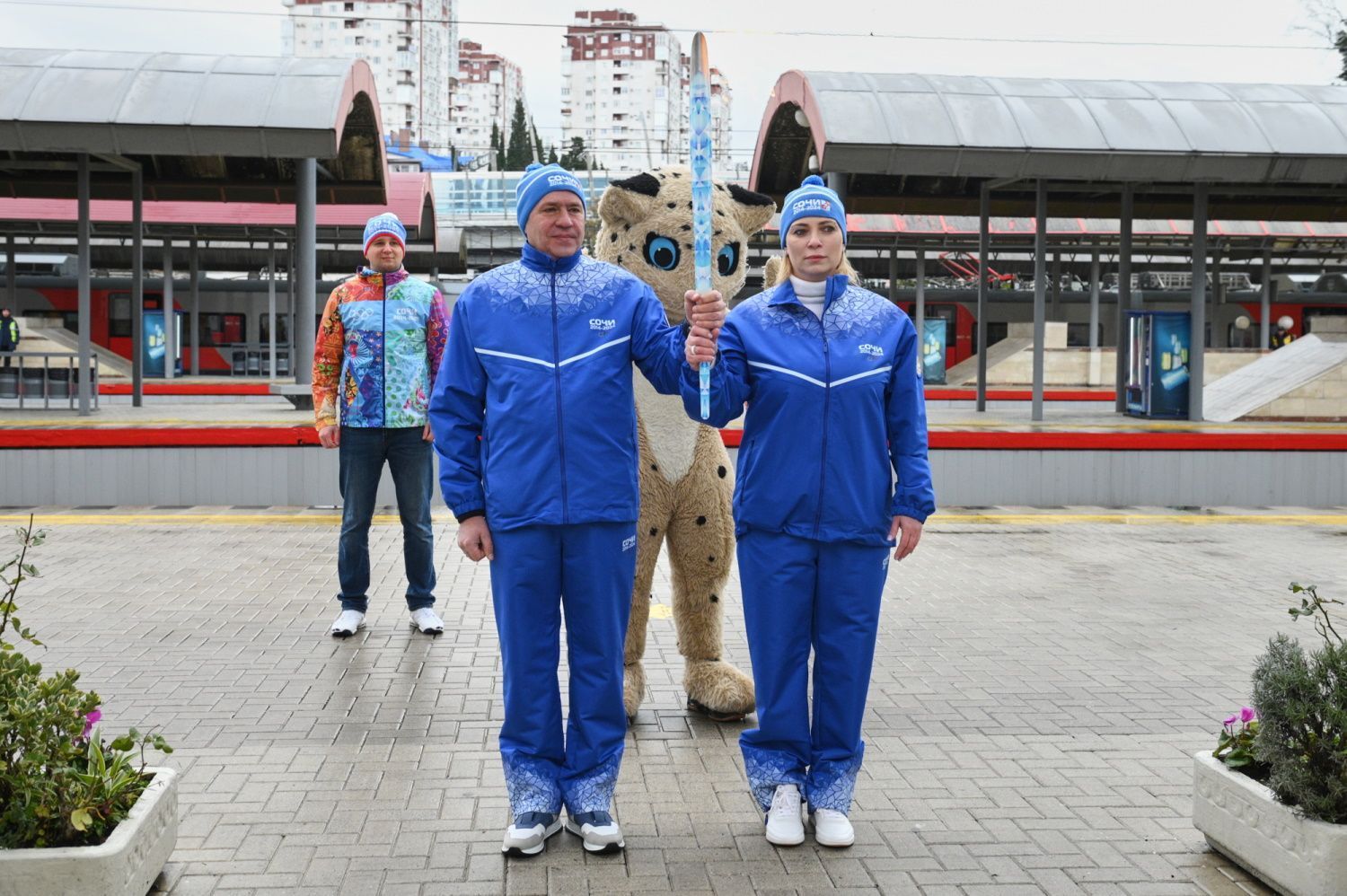 В Сочи стартовала «Эстафета Огня». Фоторепортаж - 4 февраля, 2024  Фотогалерея «Кубань 24»