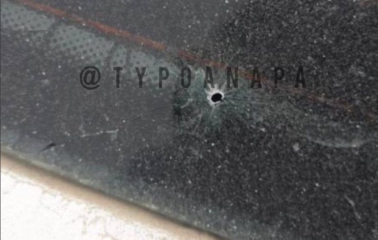 Неизвестный стрелял из пистолета по машине во время дорожного конфликта в Анапе