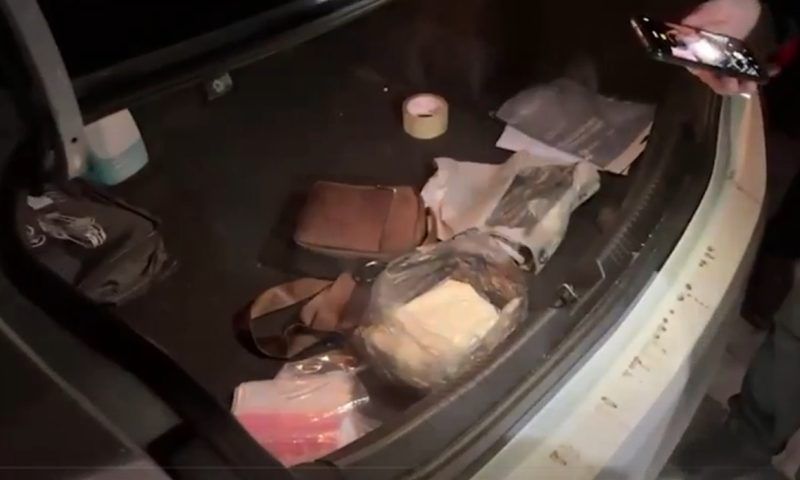 Почти 1 кг мефедрона нашли в багажнике машины наркодилера из Геленджика