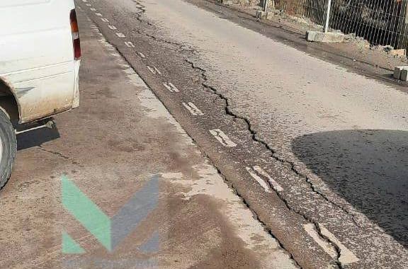 Трещина появилась на улице Игнатова из-за ремонта канализации в Краснодаре