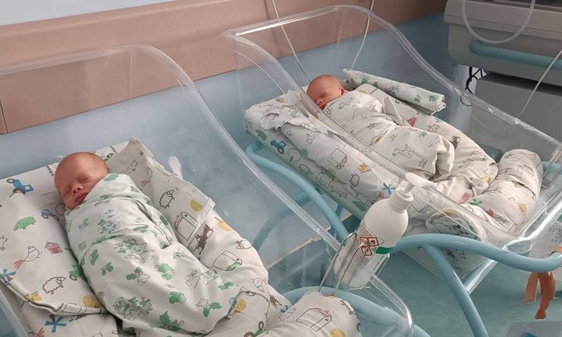 Четыре двойни родились за сутки в Краснодарском крае