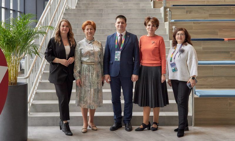Заместитель министра образования Республики Беларусь посетил новую школу в Сочи