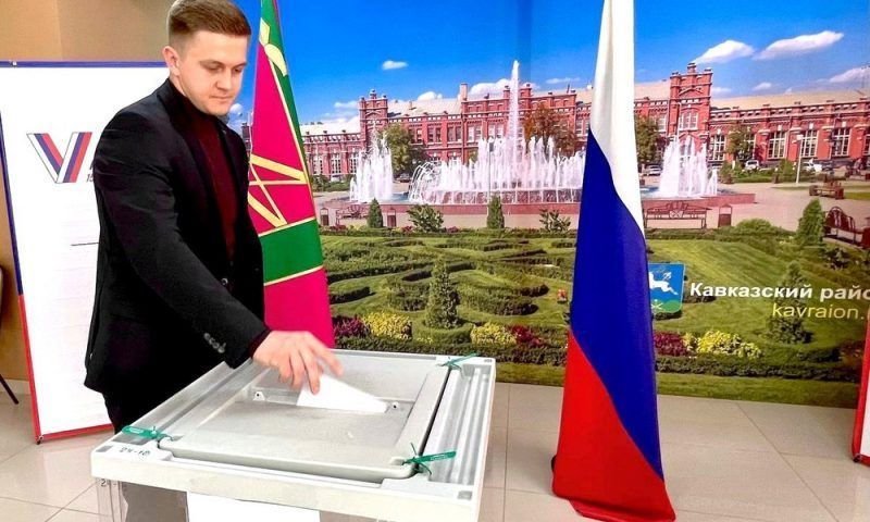 Вячеслав Шапошник проголосовал на избирательном участке в Кропоткине