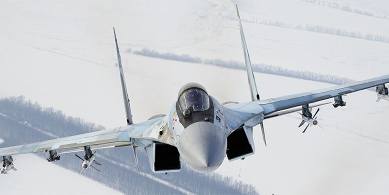 Истребитель Су-30 ВКС РФ развернул три самолета Великобритании над Черным морем