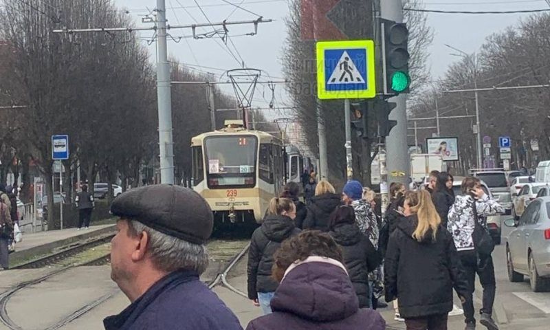 В центре Краснодара остановилось движение трамваев из-за энергоаварии