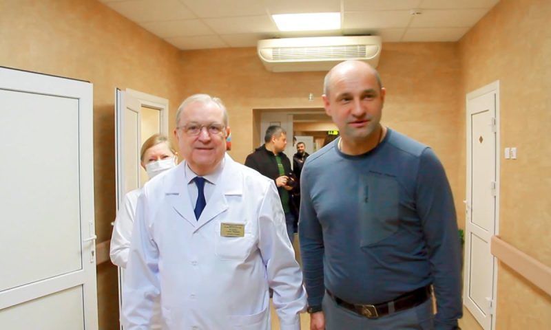 Герой ДНР Артем Жога посетил госпиталь для ветеранов войн в Краснодаре
