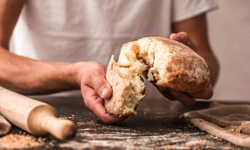 Простейший рецепт домашнего хлеба в духовке