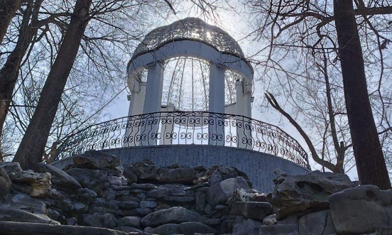 В Городском саду Краснодара завершили реставрацию ротонды «Казачья горка»