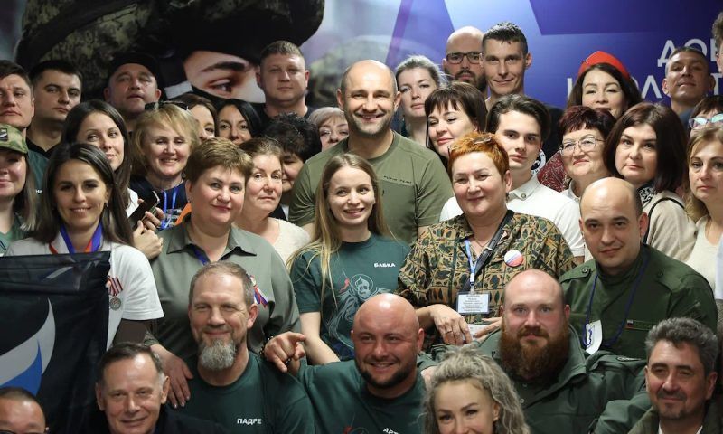Герой ДНР Артем Жога посетил волонтерский форум в Краснодаре