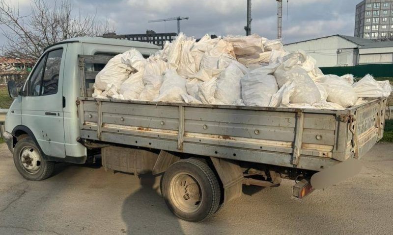 У «черного» мусорщика в Краснодаре конфисковали «Газель» за 1,5 млн рублей