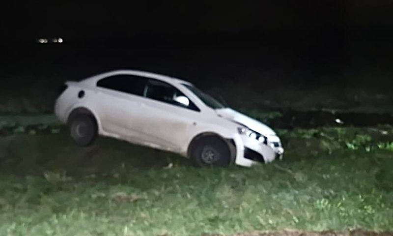 Женщина-водитель и ее 10-летняя дочь пострадали перевернувшейся машине на Кубани