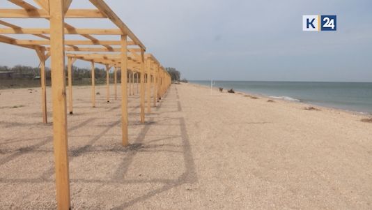 В Ейском районе восстанавливают пляжи после осеннего шторма на косе Долгой