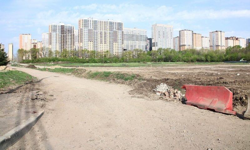 До конца года достроят дорогу в поселке Плодородном-2 под Краснодаром