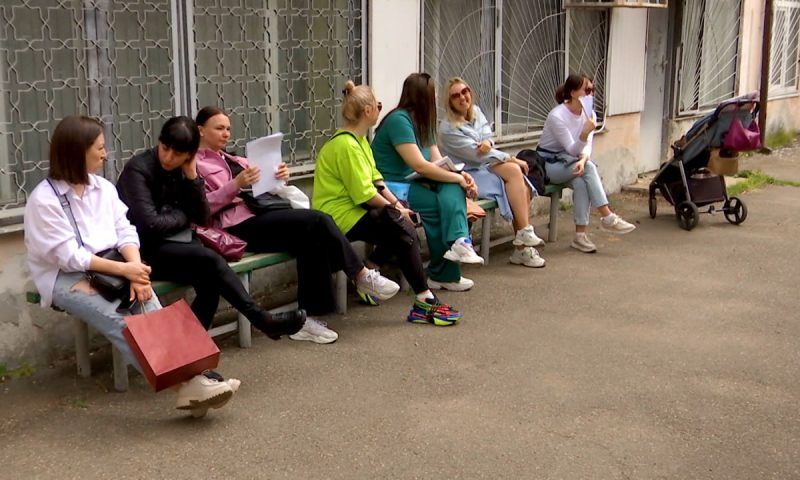 Битва за штамп: жители Краснодара жалуются на огромные очереди в паспортный стол