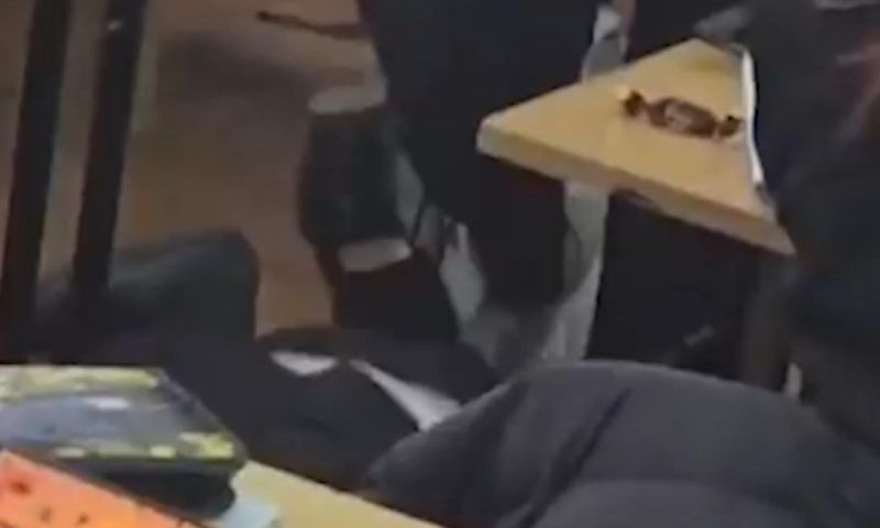 Учительница скинула непослушного школьника на пол во время урока в Туапсе