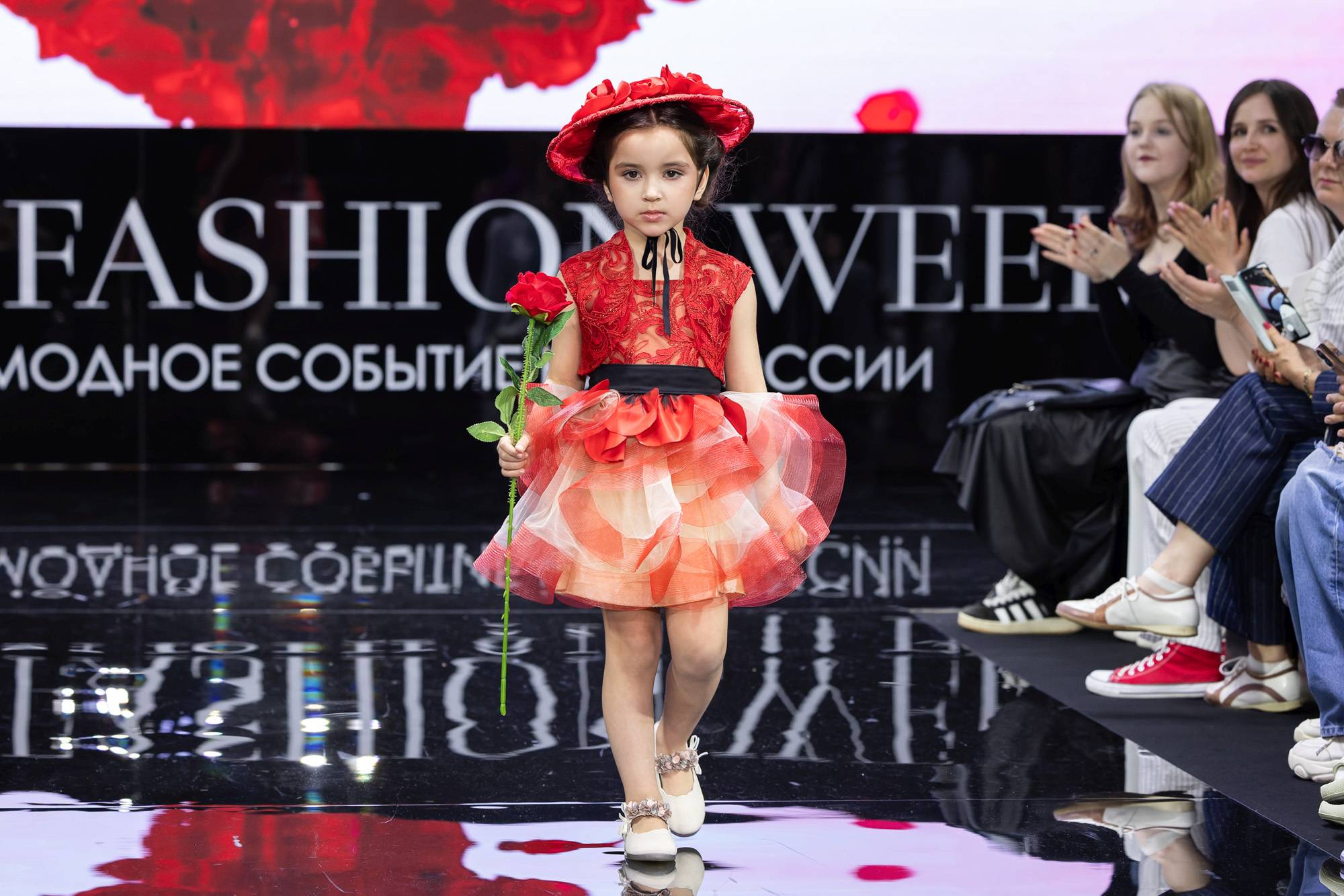 В Сочи стартовала неделя моды Sochi Fashion Week. Фоторепортаж - 2 мая,  2024 Фотогалерея «Кубань 24»