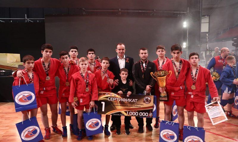 Кондратьев посетил открытие турнира по самбо «Доблесть России» в Краснодаре