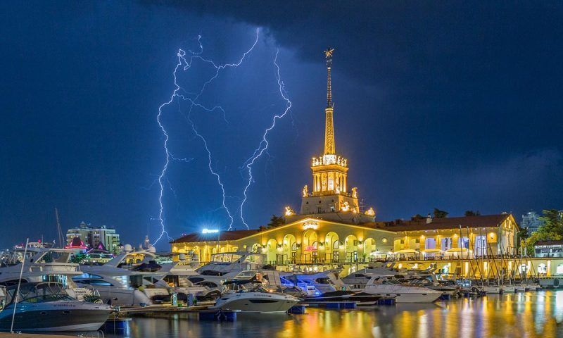 Вильфанд прогнозирует сильные ливни с грозами в Краснодарском крае