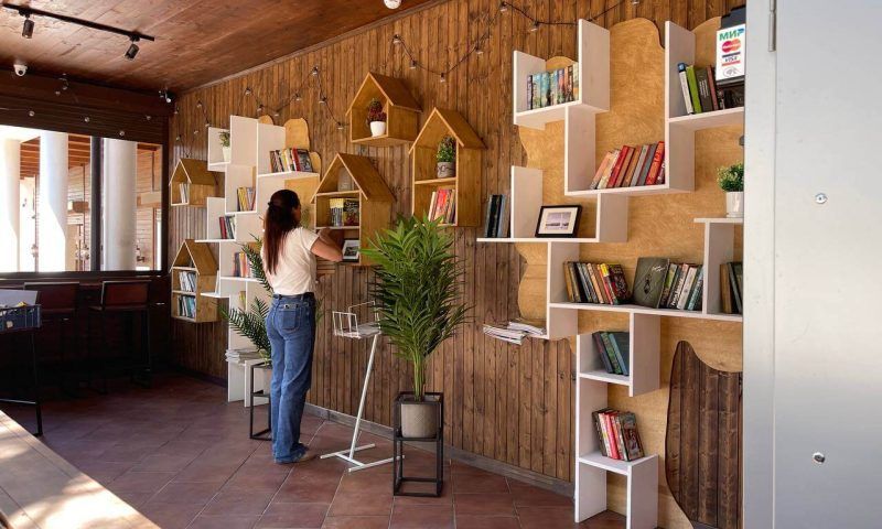 «Курортная библиотека» в экостиле открылась в Абрау-Дюрсо