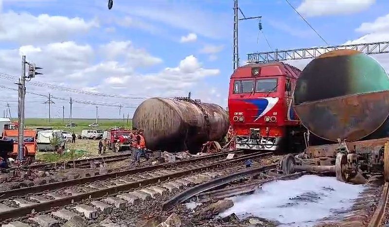 В Ростовской области восстановили движение поездов, прерванное сходом цистерн