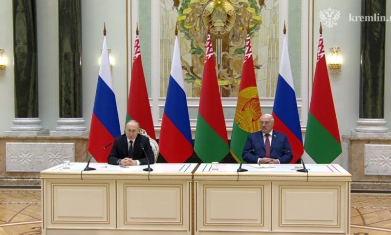Путин: международный роуминг между Россией и Беларусью скоро отменят