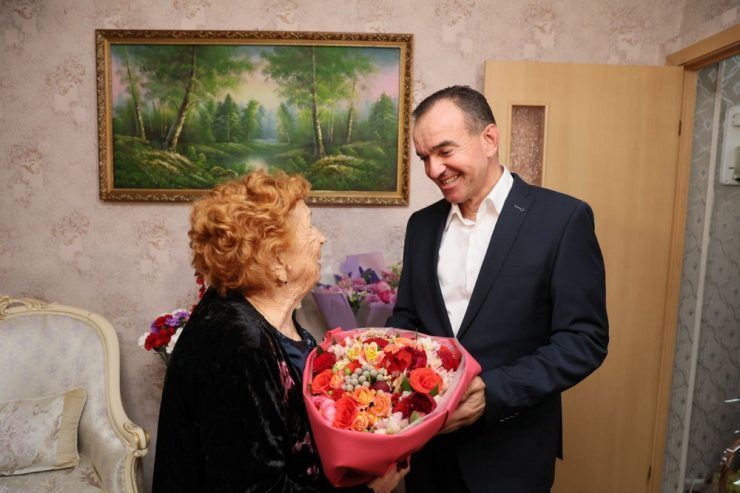 Кондратьев встретился с ветераном Великой Отечественной войны Лидией Резниченко