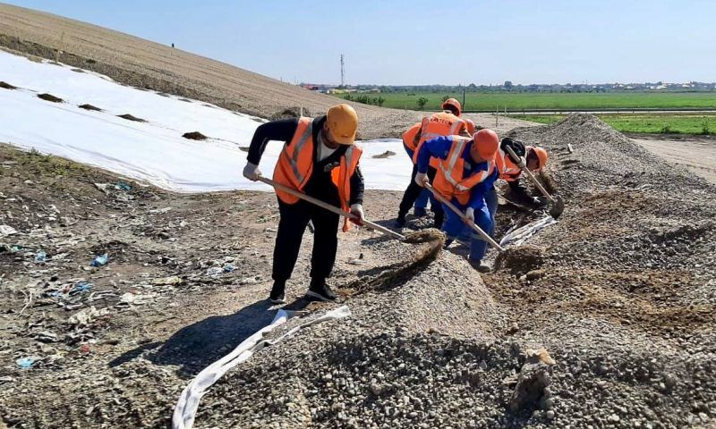 В Славянском районе работы по рекультивации мусорного полигона выполнили на 58%