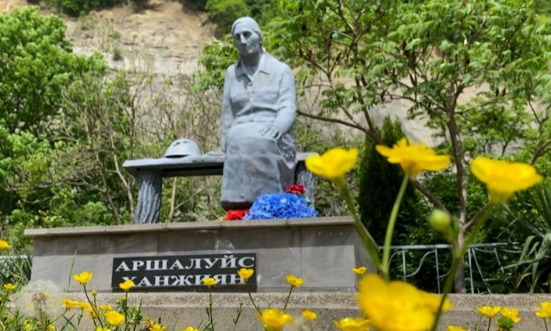 Памятник Аршалуйс Ханжиян привели в порядок к 9 Мая в урочище Поднависла