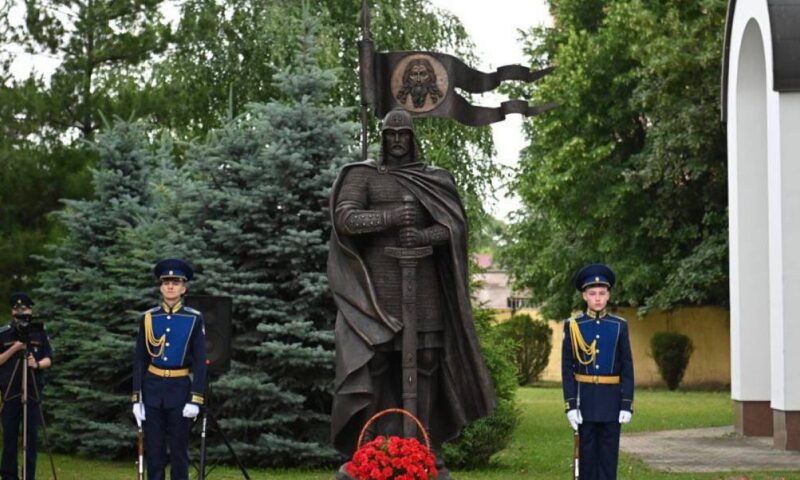 Памятник Александру Невскому открыли в Краснодаре