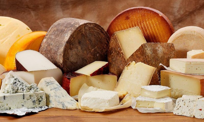 Семь самых полезных и низкокалорийных сыров