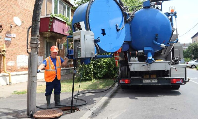 В Краснодаре с начала года промыли почти 140 км сетей водоотведения