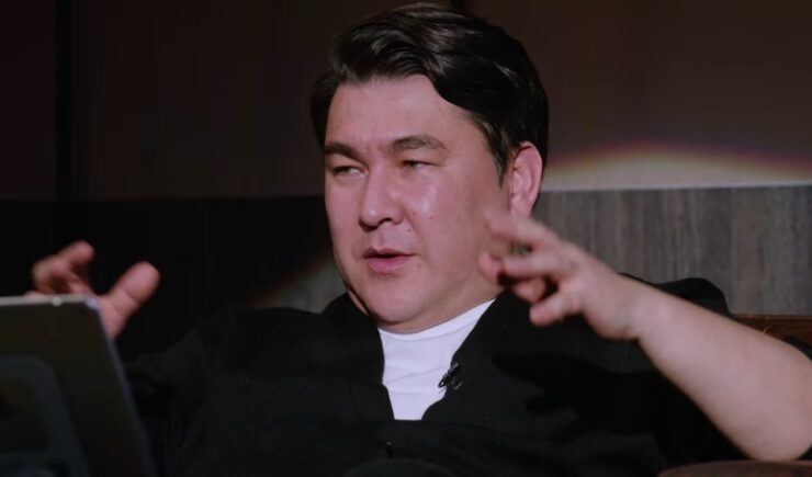 Юморист Мусагалиев рассказал, как его не пустили в «спортивках» в караоке в Сочи
