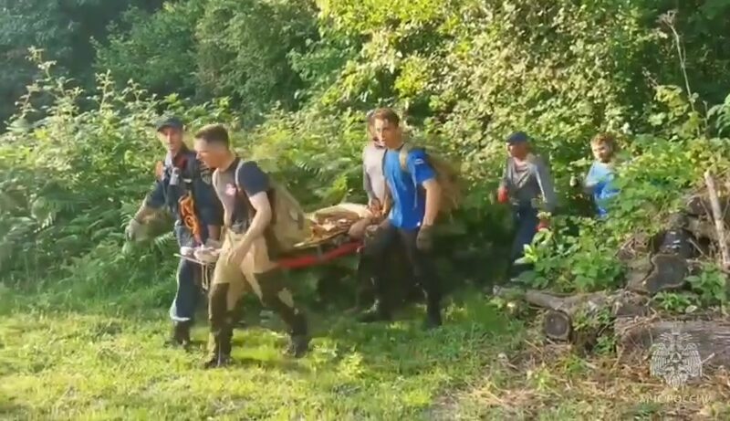 Спасатели рассказали о трех днях поиска заблудившегося в горах Сочи парня