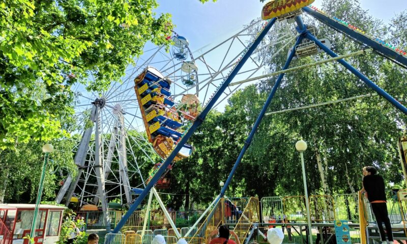 В парках Краснодара с 15 июля на 5 дней отключат аттракционы из-за жары