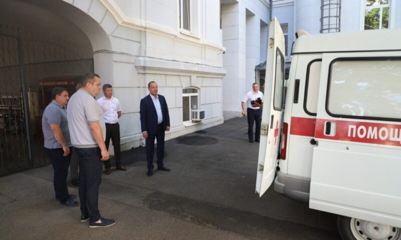 Депутаты ЗСК приобрели машину скорой помощи для бойцов СВО в Херсонскую область