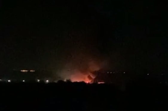 В Адыгее в результате атаки беспилотников произошел пожар на нефтебазе в Энеме