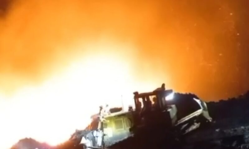 Горит свалка в Копанском под Краснодаром, причина пожара — выброс метана