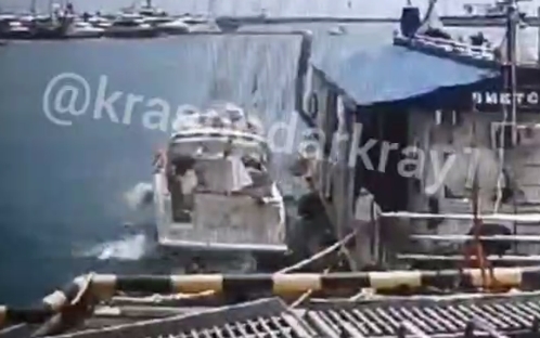 Моторная яхта взорвалась у причала в Сочи