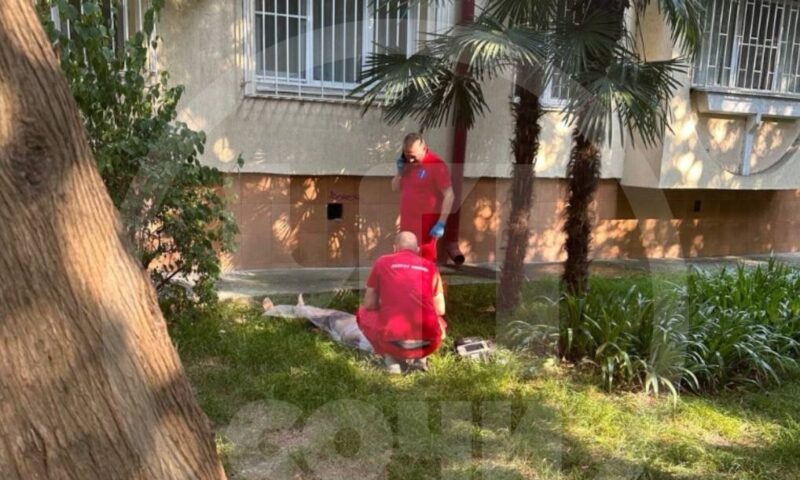 Мужчина разбился насмерть, ремонтируя кондиционер на многоэтажке в Сочи