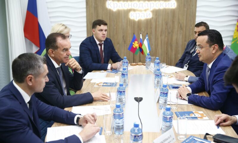 Кондратьев встретился с делегацией Узбекистана на «Иннопроме» в Екатеринбурге