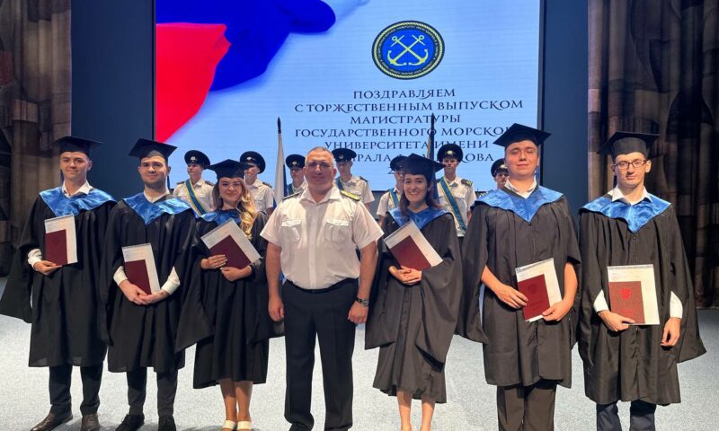 В Ушаковке вручили красные дипломы выпускникам магистратуры