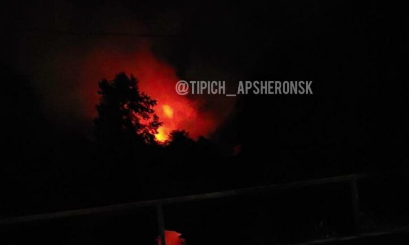 Крупный пожар произошел в горах Апшеронского района