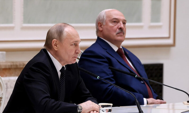 Путин поздравил Лукашенко с 30-летием пребывания на посту президента