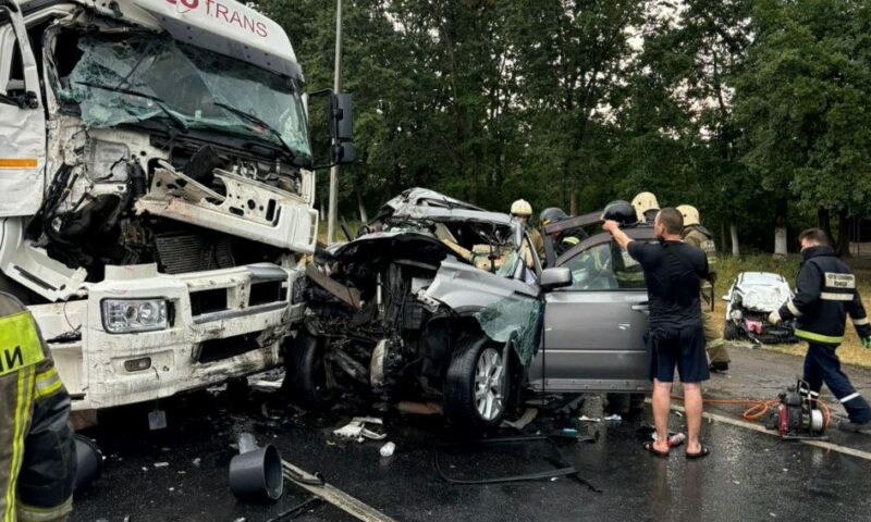 Три человека погибли в массовом ДТП на Ростовском шоссе в Краснодаре