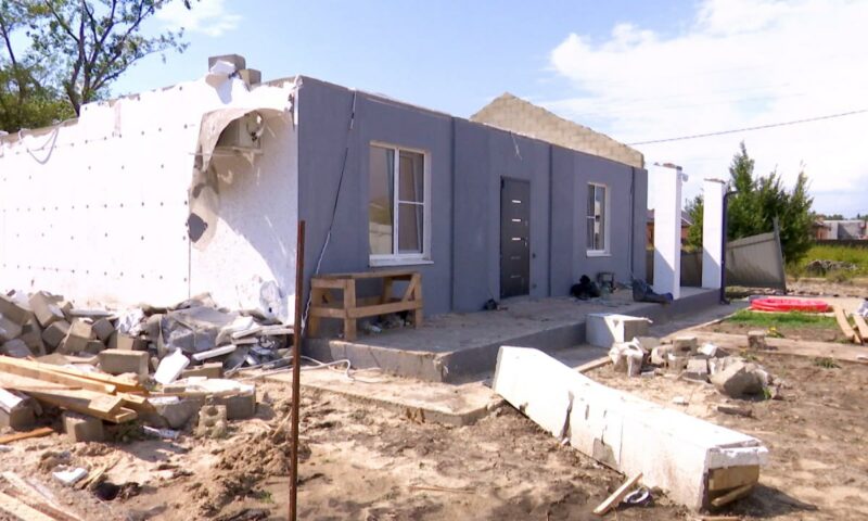Первичные компенсации получили жильцы разрушенных ураганом домов под Краснодаром
